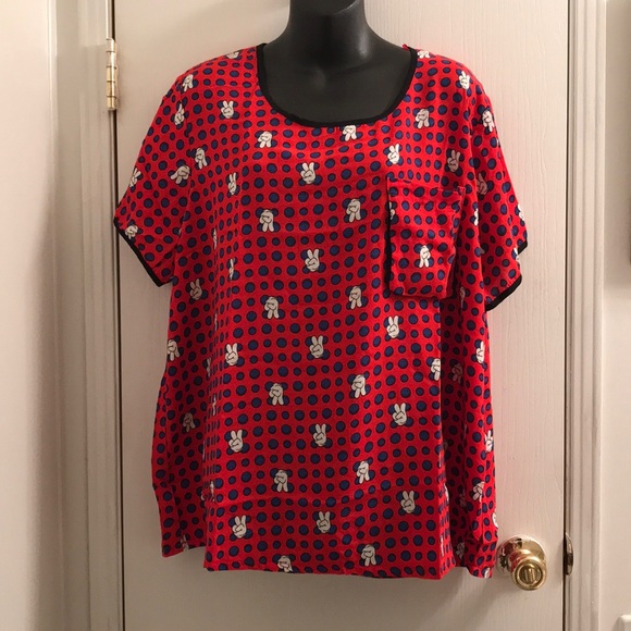 (3X) Plus Size Smiley Face Peace Sign Top - Picture 3 of 8